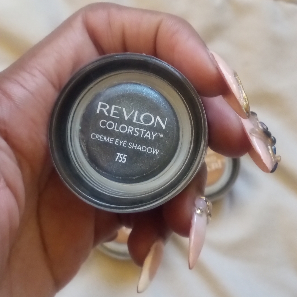 Revlon ColorStay Crème Eye Shadow in Metallic Gray